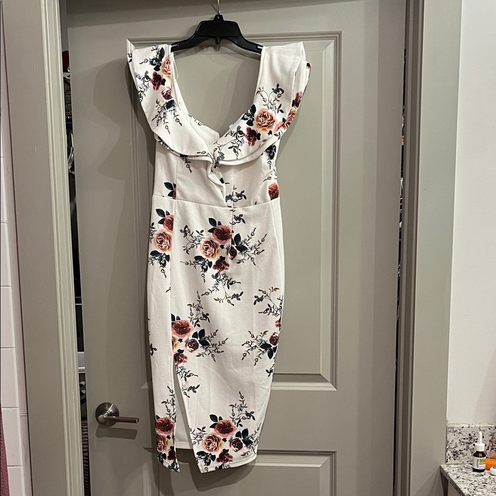 Luxxel Cream Floral Midi Dress